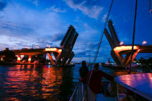 Cast Away the Day Champagne Sunset Sail Ft. Lauderdale 4