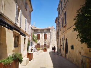 Charming streets of Saint-Rémy-de-Provence visited during a Provence cultural day trip