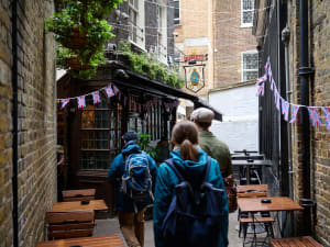 Tastes, Tales & Traditional Ales: Food Tour of London's Historic Pubs - image 4