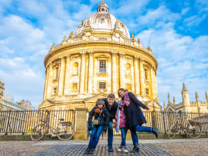 Oxford Walking Tour - Discover its University and Traditions - image 4