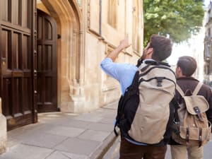 Oxford Walking Tour - Discover its University and Traditions - image 3