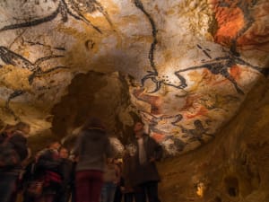 Large prehistoric animal paintings in the Hall of the Bulls at Lascaux