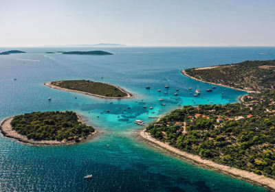 Booker - Travel agency image 3