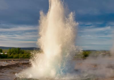 A picture of a Geysir in Iceland.