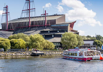 Stockholm Hop-On Hop-Off Boat 2