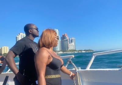 MIAMI: 90-Min South Beach Cruise Millionaire Homes Spanish & Hard Rock Cafe Meal 2