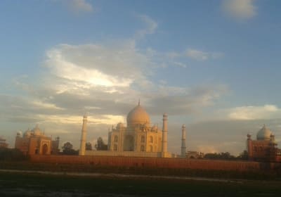 1-Day Private Luxury Tour of Taj Mahal by Mercedes Benz 2