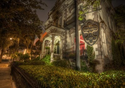 Savannah Haunted Pub Crawl Walking Tour 2