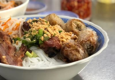 Ten-Tastings Street Food Tour With Local Students  2