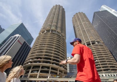 Chicago Architecture & Highlights with Local Treat - Small Group Walking Tour 2