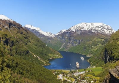From Ålesund: Private l Day Trip to the Geiranger Fjord 2
