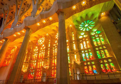 Barcelona: Sagrada Familia Priority Access & Guided Tour 2