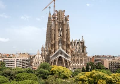 Sagrada Familia: Fast Track Ticket with Optional Towers 2