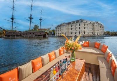 Luxury Cruise with Onboard Bar by Flagship 2
