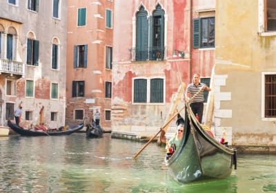 Venice: Romantic Shared Gondola Serenade on the Grand Canal 2