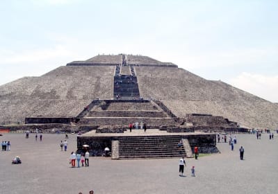 Small VIP Group: Teotihuacan Pyramids and Shrine of Guadalupe with lunch 2