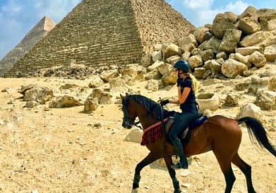 Private Day Tour of Giza Pyramids, Egyptian Museum and Bazaar 2