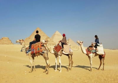 Full-Day Giza Pyramids and Egyptian Museum and Bazaar 2