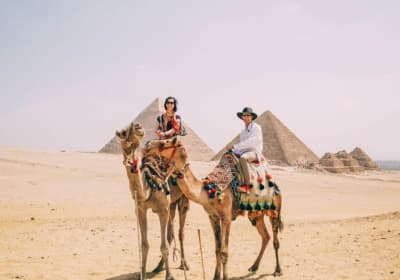 Cairo day tour to Giza pyramids and Egyptian museum & bazaar 2