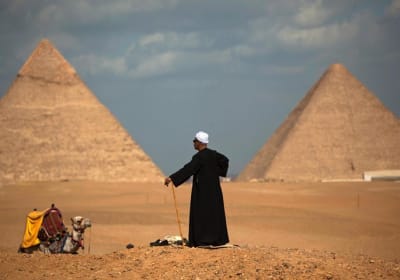 Sightseeing Day Tour to Pyramids, Egyptian Museum and Bazaar from Giza or Cairo 2