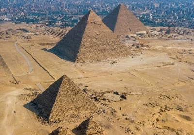 Half Day Tour in Pyramid of Giza With Lunch at 9 Pyramids Lounge 2