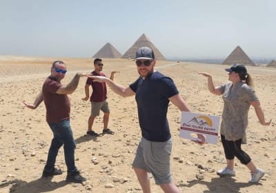 Private Day tour to Giza pyramids and Sphinx  2