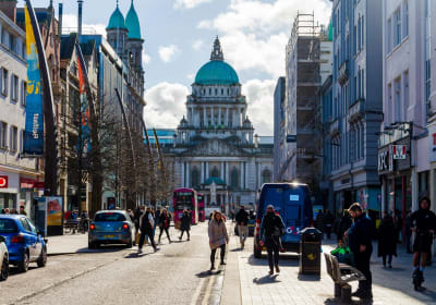 Belfast City Walking Tour & Giant's Causeway Day Tour from Dublin 2