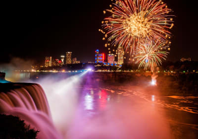 Niagara Falls Evening Illumination Tour with Maid Boat Ride 2