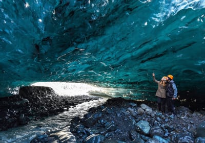 3-Day Iceland Adventure: Ice Caves, South Coast, Golden Circle & Northern Lights 2