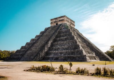 Private Chichen Itza Early Morning Archaeological Tour 2