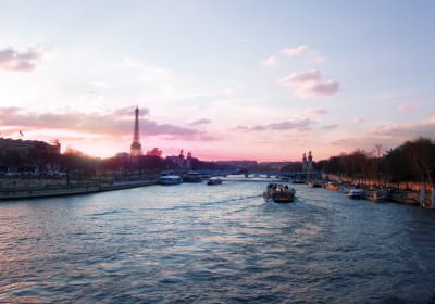 Seine River Dinner Cruise in Paris 2