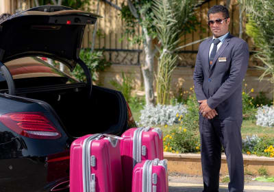 Private Dubai Airport Transfer DXB to Dubai City 2