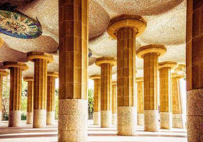 Skip-the-Line Guided Tour of Park Güell 2