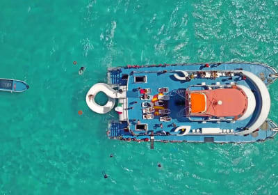 Cancun Catamaran Cruise with Snorkeling and Dancing 2