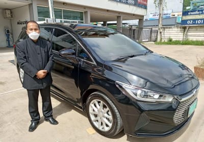 Eco-Friendly Electric Airport Transfer 2