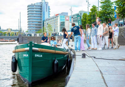 Amsterdam Canal Cruise with Local Guide 2