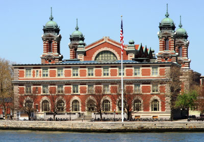 Statue of Liberty & Ellis Island - Exclusive Guided Tour  2