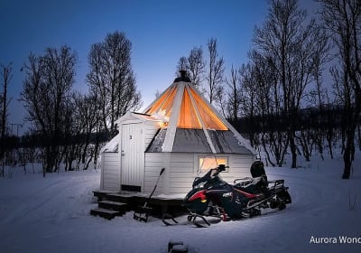Tromsø/Lyngen Alps: Crystal Lavvo Stay with Northern Lights Tour 2