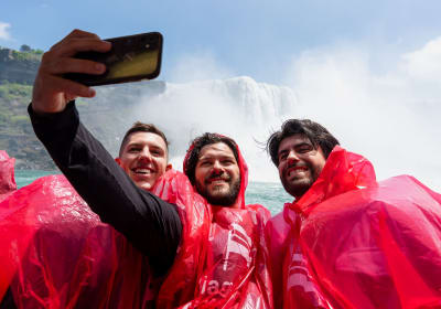 Niagara Falls, Canada Small Group Feel the Mist Walking Tour  2
