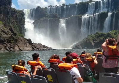 Excursión Cataratas Lado Arg. y Navegación la Gran Aventura 2