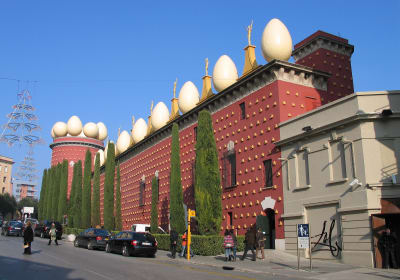 Skip the line ticket to Dalí Theatre-Museum with optional transfer 2