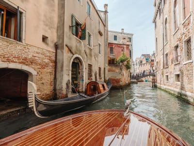 Private Luxury Boat Tour in Venice with Local Guide - image 2
