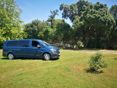 Private tour vehicle parked at 18th-century Chartreuse de Bellevue estate in Saint-Émilion