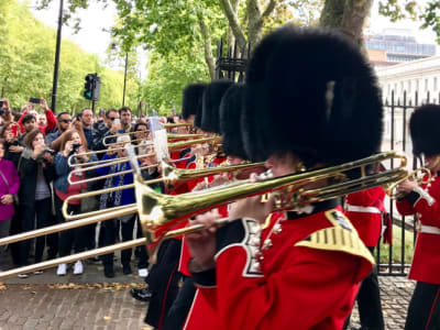 Private London Full-Day Tour: Tower of London, Westminster Abbey & River Cruise - image 2