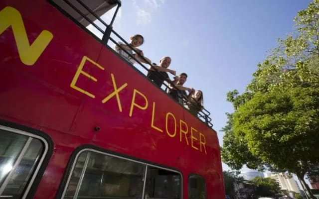 Darwin Classic Ticket:1 Day Hop-On Hop-Off Sightseeing Tour by Open-Top Bus