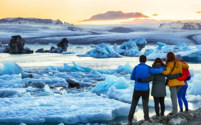 Jökulsárlón Glacier Lagoon: Guided Bus Tour