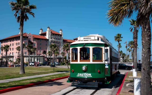 Downtown Galveston Historical Small Group Food Walking Tour