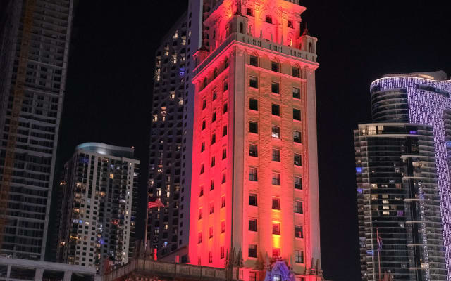 Miami Night Tour: 1.5hr Panoramic Night Tour on Open-Top Bus