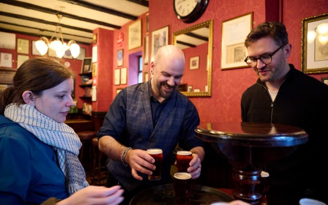 Private London Pubs Tour with Local Guide