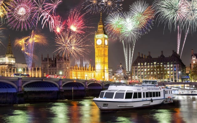 London New Year's Eve Fireworks Cruise